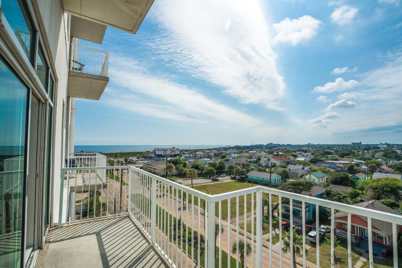 Appartamento Sea It All Infinity Pool Ocean Views Steps From The Beach - A Perfect Romantic Getaway Galveston Esterno foto