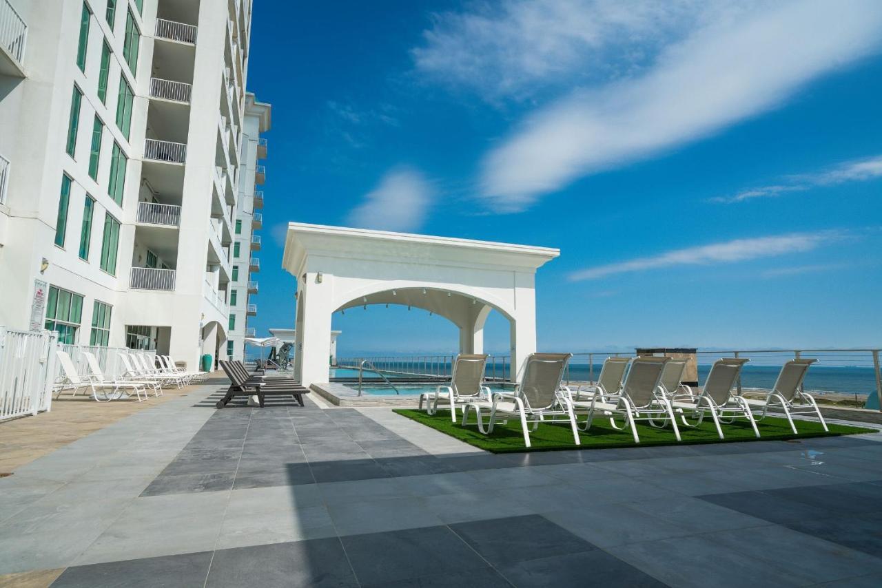 Appartamento Sea It All Infinity Pool Ocean Views Steps From The Beach - A Perfect Romantic Getaway Galveston Esterno foto